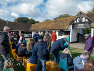 NH051025-8 - Nicky Henderson Stable Visit
